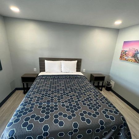 Hillsboro Inn & Suites Екстер'єр фото